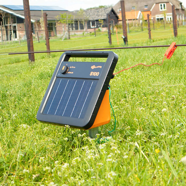 Gallagher S100 - Solar 1.0J / 12V - Up to 10km - Free Stand