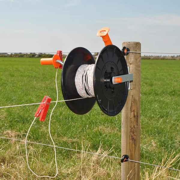 gallagher-econo-reel-500m-capacity-exterior-shot-with-connectors