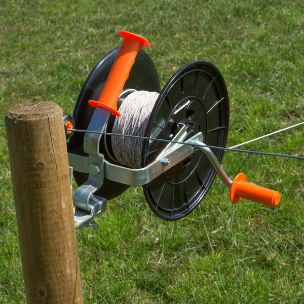 gallagher-econo-reel-500m-capacity-close-up-with-wire